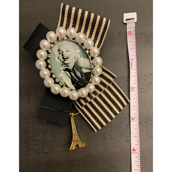 Marilyn Monroe Brooch Pins- Sz L or S - Picture 7 of 10